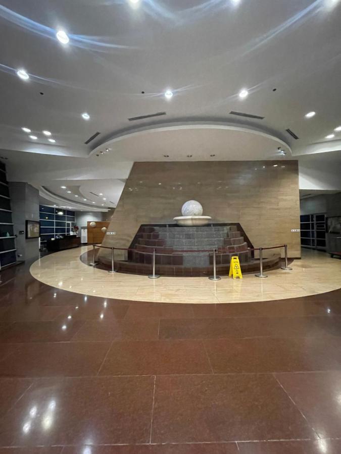 Apartmán Pearl Of The Orient Tower, In Front Of Us Embassy Manila Exteriér fotografie