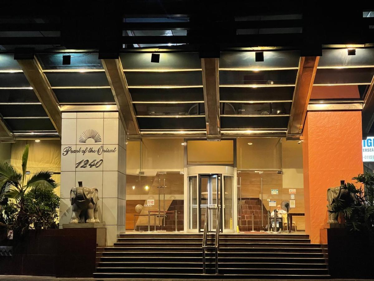 Apartmán Pearl Of The Orient Tower, In Front Of Us Embassy Manila Exteriér fotografie